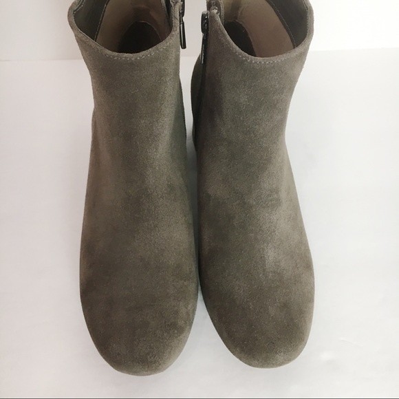 Kenneth Cole REACTION Women's Road Stop Dark Taupe Suede Leather Ankle Boots 6 - Picture 4 of 15